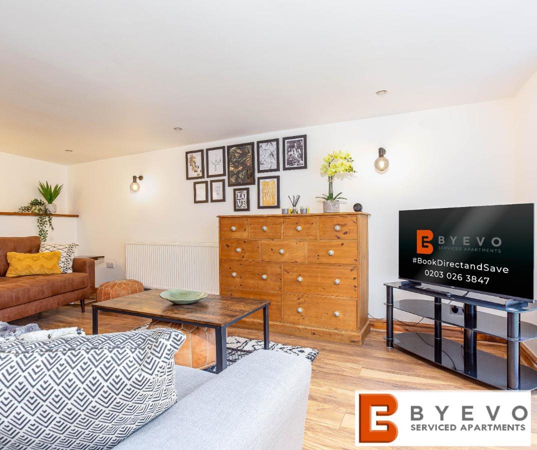 Byevo Oswestry Barn - Quirky Romantic Retreat Or Cosy Contractor Base Exterior foto