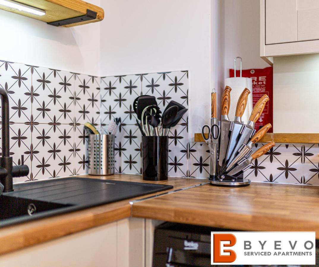 Byevo Oswestry Barn - Quirky Romantic Retreat Or Cosy Contractor Base Exterior foto
